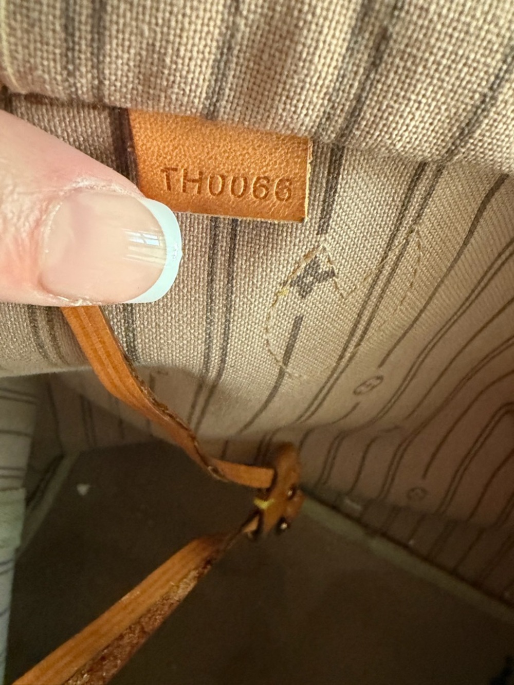 Louis Vuitton Monogram Brown Tote with Tan Trim.  MM - Picture 2 of 12